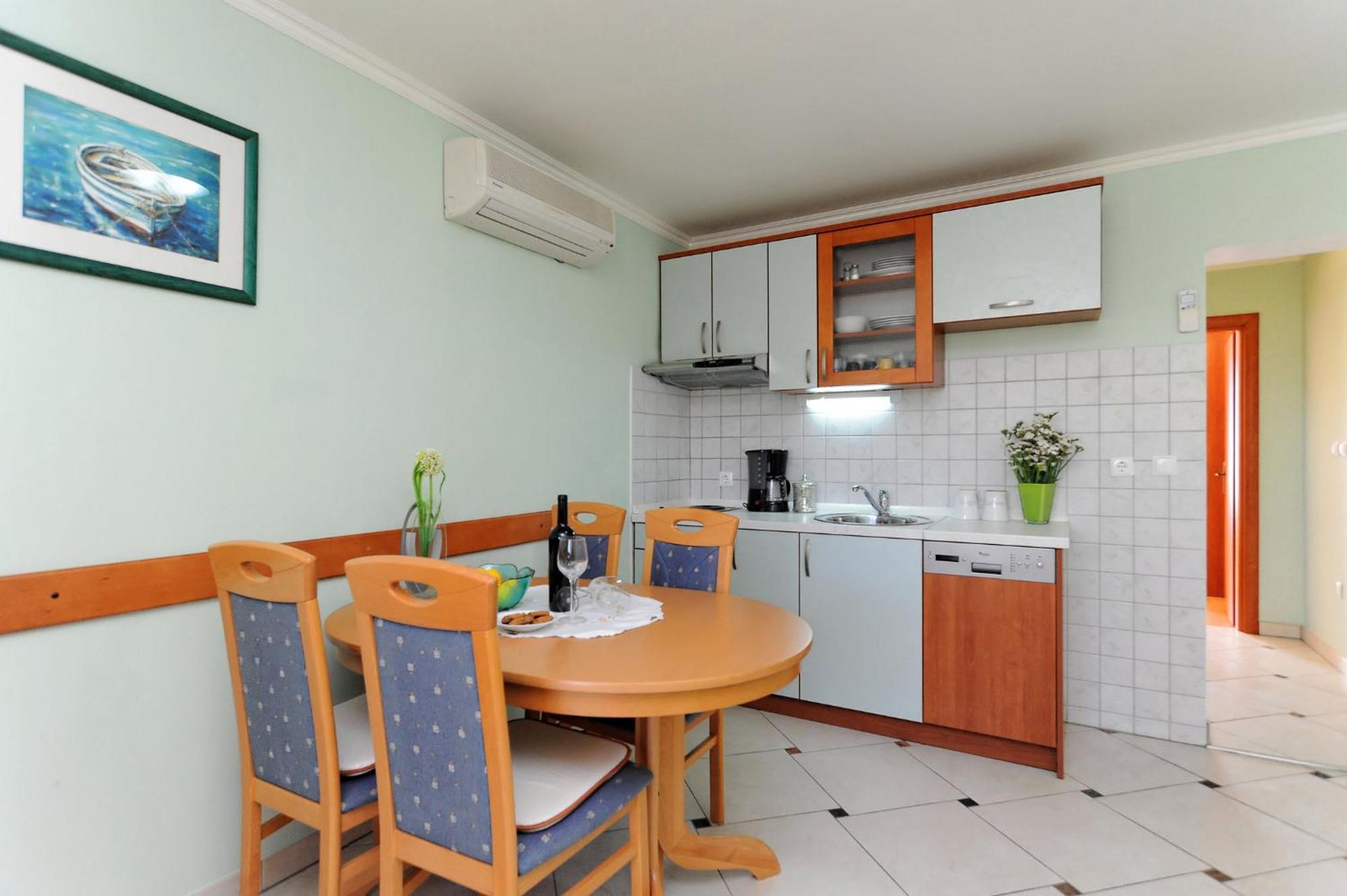 Apartmani Villa Elvira Sukošan Zimmer foto